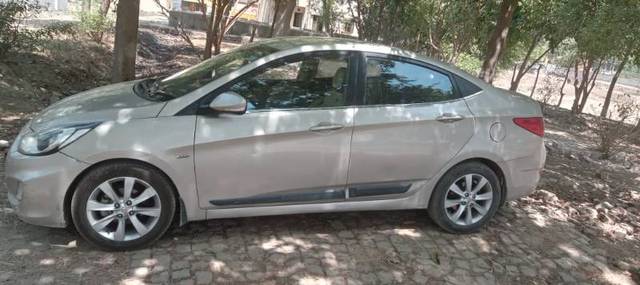 https://images10.gaadi.com/usedgaadi-sellcar/UsedCar/ad14b95d-6a51-47ff-a26d-805b08e92604/8c0b8762-f6e0-469c-b6c2-382a2a28af98.jpg?imwidth=6402