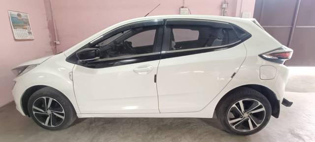 https://images10.gaadi.com/usedgaadi-sellcar/UsedCar/ad56b6ee-5ea9-487c-9b48-76373a5ef89f/a898694f-e247-499b-aa16-d41fcade4e13.jpg?imwidth=6402