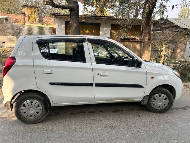 https://images10.gaadi.com/usedgaadi-sellcar/UsedCar/adbcbb6f-1280-4e87-a3e7-bed2876d241b/2a9922bc-9d82-4a1c-9ce1-985981c560bc.jpg?imwidth=6401