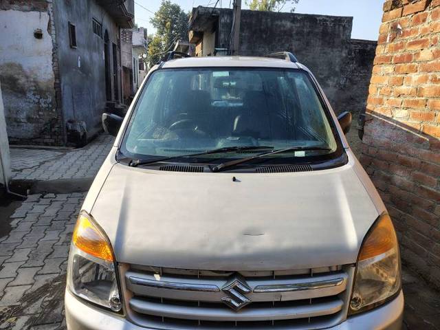 https://images10.gaadi.com/usedgaadi-sellcar/UsedCar/ade2b3a8-6424-431f-bea5-b8a14cb0628c/7d344277-db6b-45bd-b47a-e36fffbd41bf.jpg?imwidth=6400