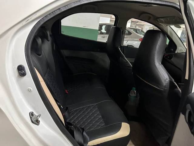 https://images10.gaadi.com/usedgaadi-sellcar/UsedCar/adf63f6e-889b-4f14-981f-98cc7512efa8/6edb715e-c1bc-4bd1-b9ee-b24c7ee1c571.jpeg?imwidth=6402
