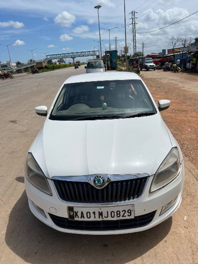 https://images10.gaadi.com/usedgaadi-sellcar/UsedCar/adf7e21d-ba05-470a-9a71-41cf6c2cd9fc/8d0822fd-fca5-435b-b691-f14991a51326.jpeg?imwidth=6400