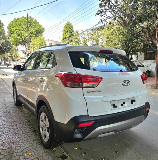 https://images10.gaadi.com/usedgaadi-sellcar/UsedCar/ae381121-ba38-4e96-80aa-478a567fa56c/b43b995a-976f-4077-99d2-6c010381c0f4.jpg?imwidth=6401