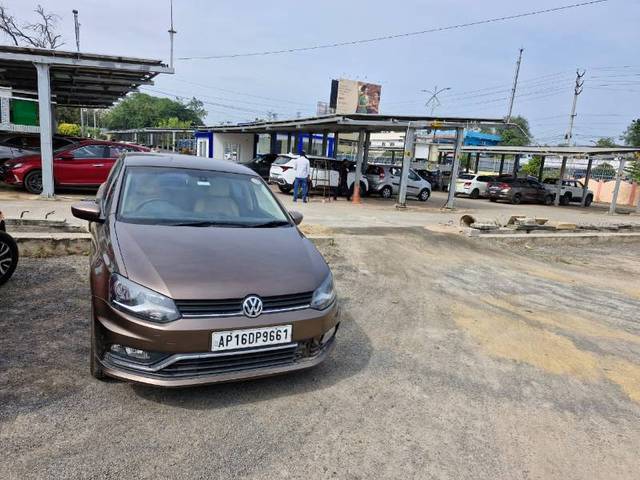 https://images10.gaadi.com/usedgaadi-sellcar/UsedCar/ae8d0eaa-a3ed-4134-9099-14660b17ffe7/a7882808-0486-4bc7-8466-fe329ca6b553.jpeg?imwidth=6400