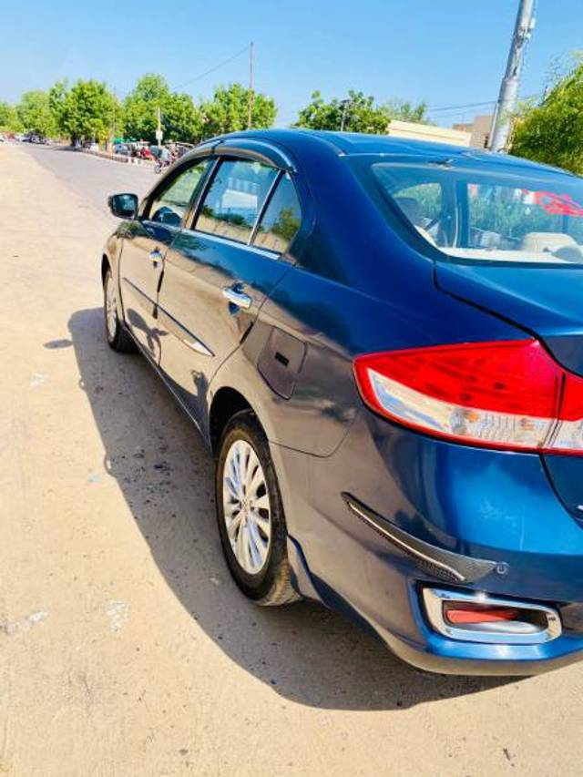 https://images10.gaadi.com/usedgaadi-sellcar/UsedCar/aecc9db6-ff6a-4048-a333-59dbd5d5875f/bcafcdfb-521b-4fef-b7f7-d7f2453e60eb.jpg?imwidth=6402