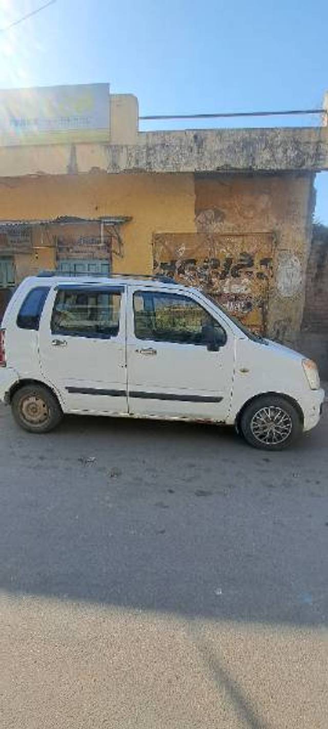 https://images10.gaadi.com/usedgaadi-sellcar/UsedCar/aef5a12b-8d59-424f-b4c3-f24d0496b74d/bdb676ea-e8e4-42a9-809f-069312d5ec8f.jpg?imwidth=6402