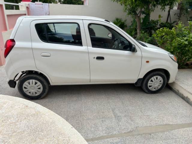 https://images10.gaadi.com/usedgaadi-sellcar/UsedCar/af05e001-326f-4bfc-82ad-e51e765c7860/4eafe5db-d53b-40e0-be60-fb17d447833d.jpg?imwidth=6401