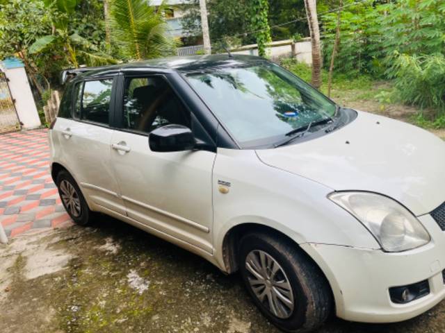https://images10.gaadi.com/usedgaadi-sellcar/UsedCar/af16a88a-8c4c-427d-b7d7-362b71669b83/120a0414-8680-47a3-ac23-58e0eafe8f62.jpeg?imwidth=6400