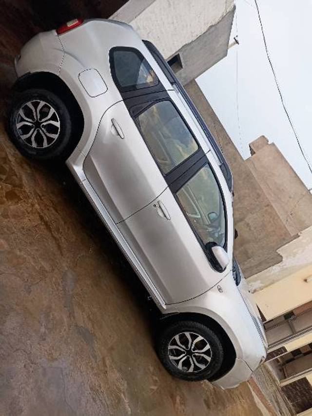 https://images10.gaadi.com/usedgaadi-sellcar/UsedCar/af9e2165-fe1e-4461-afd9-63caf060009c/a9d61bee-70dd-47ea-8307-46d363b8eda3.jpg?imwidth=6400