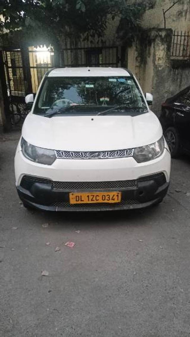 https://images10.gaadi.com/usedgaadi-sellcar/UsedCar/afafa7cb-b430-4fb7-a36a-558651024e09/3b07d630-9bf3-487f-a24c-2c18a01878b9.jpg?imwidth=6401