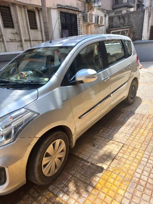 https://images10.gaadi.com/usedgaadi-sellcar/UsedCar/afc905ac-5946-483b-825d-345d0e9b88cd/7f51919e-0264-4323-adbe-d849cec45993.jpg?imwidth=6402