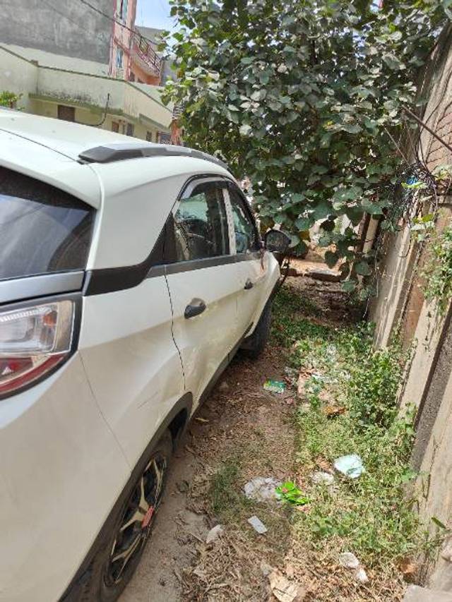 https://images10.gaadi.com/usedgaadi-sellcar/UsedCar/b00106ce-da95-4328-8869-f5dd93feeb33/6ab71fc7-b5d4-45ff-9261-55db8d4d40d0.jpg?imwidth=6401