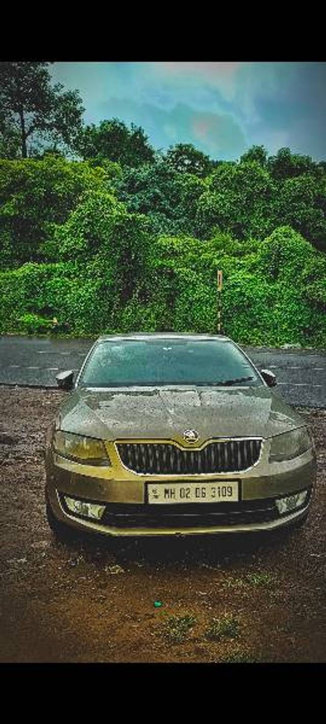 https://images10.gaadi.com/usedgaadi-sellcar/UsedCar/b01a341b-53fb-4632-90e2-d52fe155352f/b322271f-2208-4a68-87f6-31cfcc15e96f.jpg?imwidth=6400