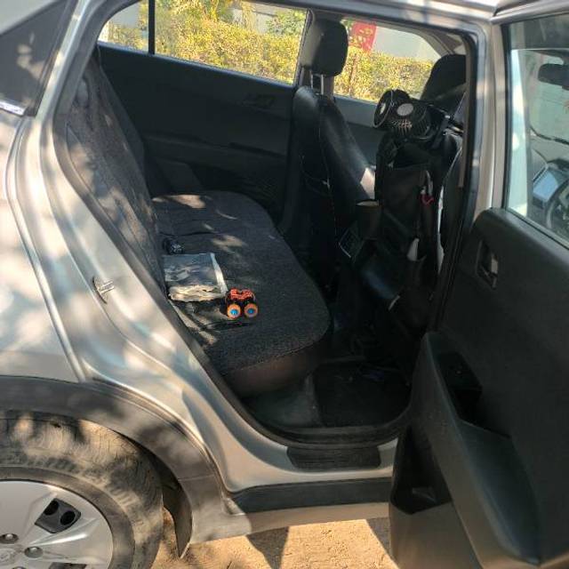 https://images10.gaadi.com/usedgaadi-sellcar/UsedCar/b01cc00e-a2a7-4bf6-9d20-d73c8af242d2/5b964fff-4914-4a42-bf6b-97273643bbb6.jpg?imwidth=6402