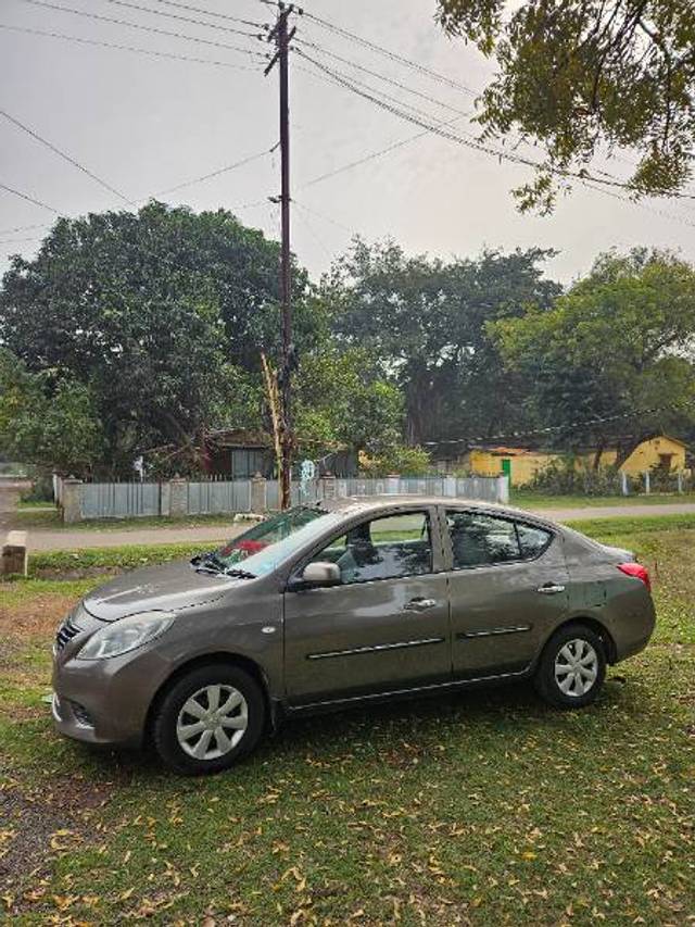 https://images10.gaadi.com/usedgaadi-sellcar/UsedCar/b021b509-3338-49fc-ac8a-04cf7270190e/e5441f0f-76e0-470b-a9f2-72dc790120d6.jpg?imwidth=6402