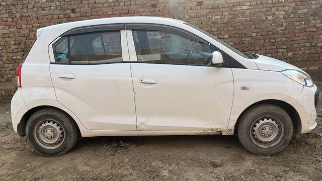 https://images10.gaadi.com/usedgaadi-sellcar/UsedCar/b0631e0d-9723-4364-b027-42d8b3364619/dd5b4d1d-3a26-472f-802d-90f5a50ee481.jpg?imwidth=6401