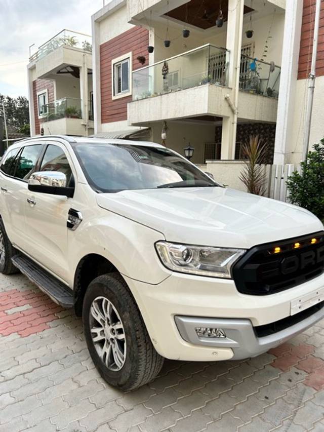 https://images10.gaadi.com/usedgaadi-sellcar/UsedCar/b06621c5-786b-4e30-890d-59077166fa82/5b131e22-33a4-4f94-bffe-992c557d732d.JPG?imwidth=6400