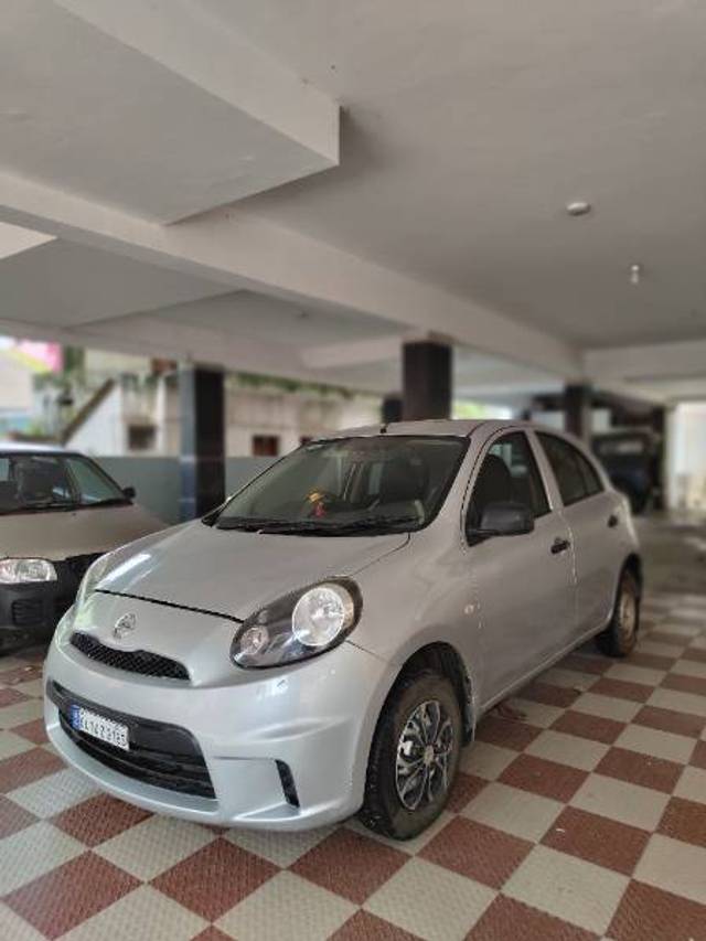 https://images10.gaadi.com/usedgaadi-sellcar/UsedCar/b0a26b33-cceb-434e-b533-f133d28d6ab7/32949cab-59fb-4d4a-9a15-afa4ffdccff2.jpg?imwidth=6400