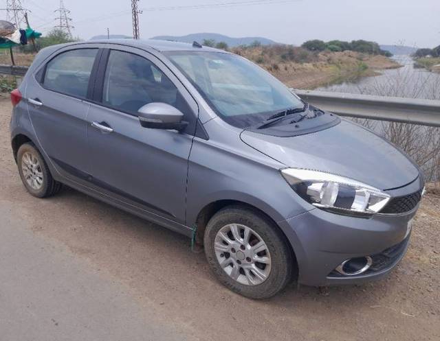 https://images10.gaadi.com/usedgaadi-sellcar/UsedCar/b0a52b9d-92cc-4124-95c6-a5b98b9af5a2/c39ddac3-6132-4f97-b7c8-fd61802916e5.jpg?imwidth=6400