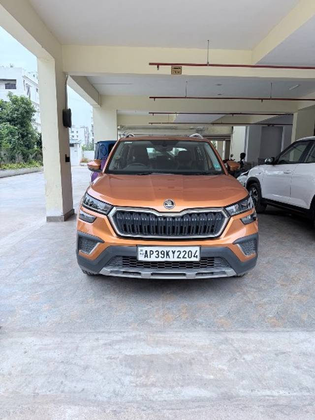 https://images10.gaadi.com/usedgaadi-sellcar/UsedCar/b0cec5a1-0ea7-4826-9e89-33a79e68570b/45e44cc1-c381-468b-99a4-e609c2483025.jpeg?imwidth=6400