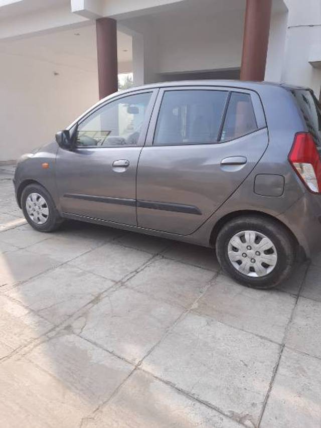 https://images10.gaadi.com/usedgaadi-sellcar/UsedCar/b0dd31ae-56fa-4450-892f-e5a6caa6c253/3e3df78b-e7ea-45a9-83a2-91d462d00d6a.jpg?imwidth=6401