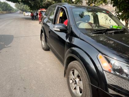 Mahindra XUV500 W8 2WD Mahindra XUV500 W8 2WD