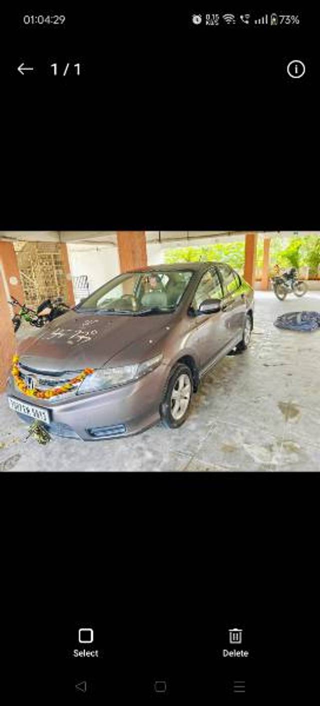 https://images10.gaadi.com/usedgaadi-sellcar/UsedCar/b1402aaf-8d39-40de-9f04-130cd96a3cdb/87de3018-70c4-4d33-8d25-7cc12d5d6537.jpg?imwidth=6402