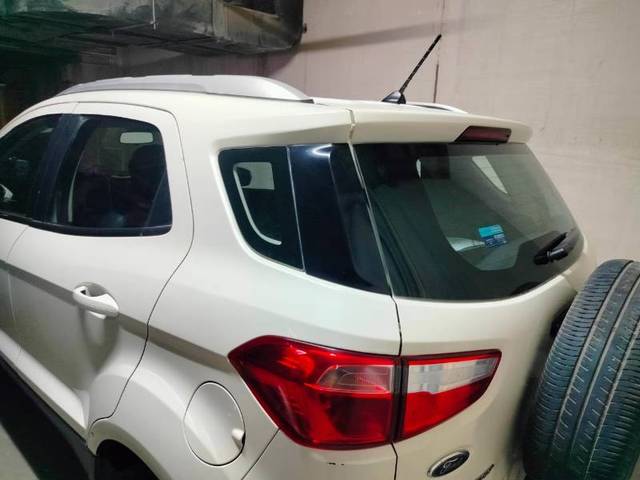 https://images10.gaadi.com/usedgaadi-sellcar/UsedCar/b17930bc-09ad-40ec-a902-42d584290718/db9e6c43-74e1-43db-8437-815b9b6e7cce.jpg?imwidth=6401