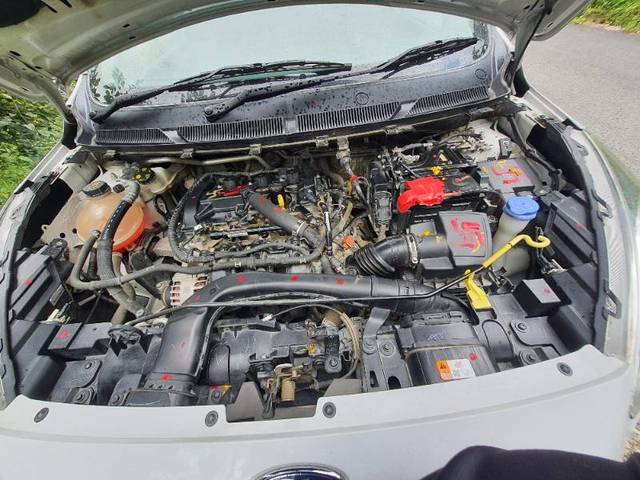 https://images10.gaadi.com/usedgaadi-sellcar/UsedCar/b17bad84-a024-4089-a91b-0b7fffdbc93d/d72fe6df-d058-4222-bedd-b799810cc4ae.jpg?imwidth=6402