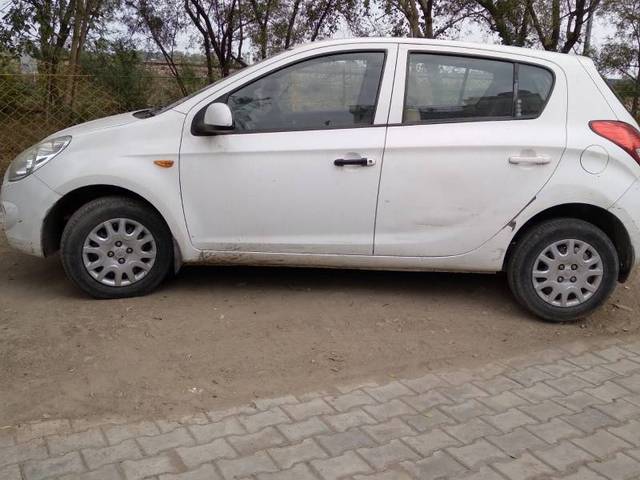 https://images10.gaadi.com/usedgaadi-sellcar/UsedCar/b1ac6a8e-5f54-417c-b4b7-2c7e2435eae2/c143a304-4051-4257-b803-84eb6b495764.jpg?imwidth=6402