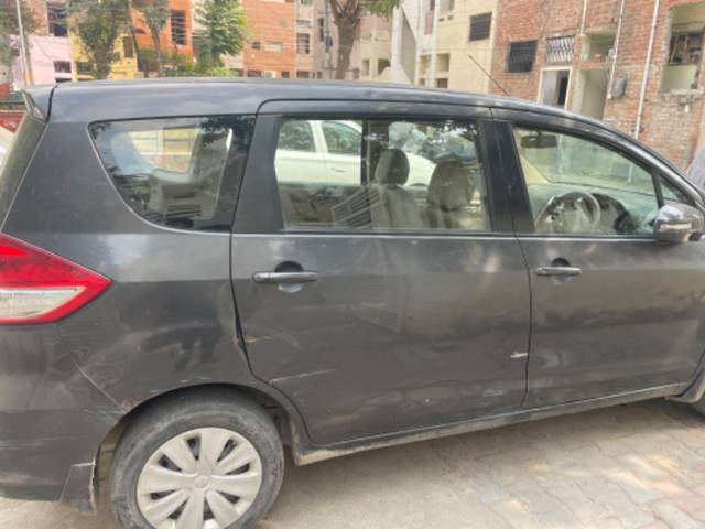 https://images10.gaadi.com/usedgaadi-sellcar/UsedCar/b1b5ee00-5133-4232-84fa-c16771dad824/fe45ec74-ab73-4f13-9f17-61cf2e795f3f.jpg?imwidth=6402