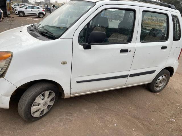 https://images10.gaadi.com/usedgaadi-sellcar/UsedCar/b1ff3779-a3ee-433a-9098-53ef5373d8b7/de41235f-9827-4f54-8c76-6c432b0a3f8a.JPG?imwidth=6400