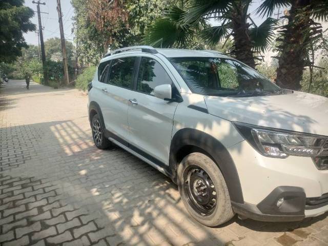 https://images10.gaadi.com/usedgaadi-sellcar/UsedCar/b208e0cc-3f53-4e83-883c-564b71809618/88886a25-405c-4711-8cef-cf7977815889.jpg?imwidth=6400