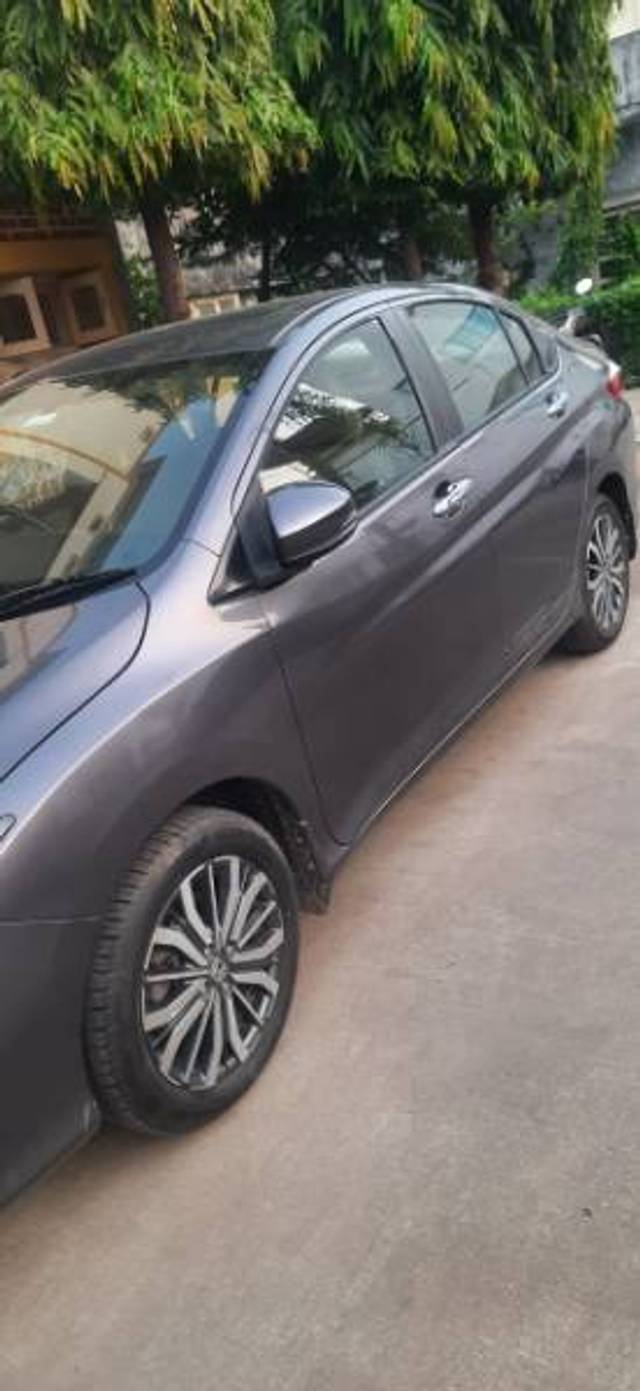 https://images10.gaadi.com/usedgaadi-sellcar/UsedCar/b20cf4f2-c2d8-42c5-be89-c693538c9122/74820566-7ed3-4cdf-955f-f19c3d42d37c.jpg?imwidth=6402