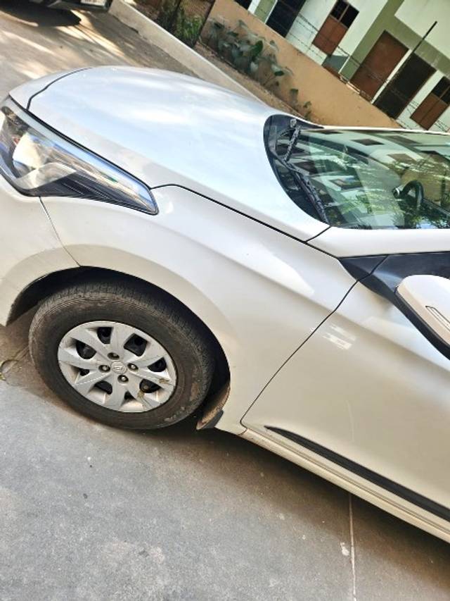 https://images10.gaadi.com/usedgaadi-sellcar/UsedCar/b21d597f-3a93-4ab3-8210-72a5cbf41fa4/3e6cb722-6255-40e8-8d1d-8d707fe5b411.jpeg?imwidth=6402