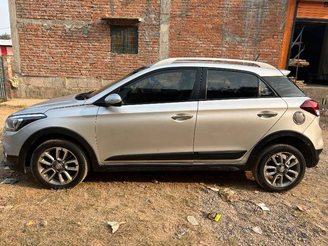 https://images10.gaadi.com/usedgaadi-sellcar/UsedCar/b228987f-e7a0-44e1-b935-fd3a3c5148dd/f990dc15-45cb-4142-aa26-d55a497aaaf9.jpeg?imwidth=6401