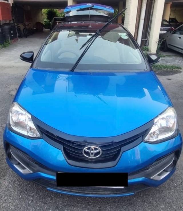 https://images10.gaadi.com/usedgaadi-sellcar/UsedCar/b26e9924-dc8c-42a2-8e81-61fc0688fbbd/7f385ba7-53f9-44fc-972f-328f320d4fcb.jpeg?imwidth=6401