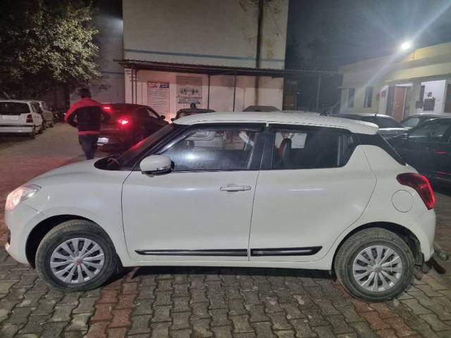 https://images10.gaadi.com/usedgaadi-sellcar/UsedCar/b2bef2f6-2ec3-4d56-a9c9-5e90d1378656/b8a5a4dd-e665-484d-9751-f9214b96d19f.jpg?imwidth=6400