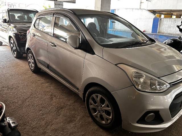 https://images10.gaadi.com/usedgaadi-sellcar/UsedCar/b3635551-aaee-4be9-8e77-d9b65cc27e13/b2ec96fe-946a-410a-825d-6236af3d08fb.jpg?imwidth=6400