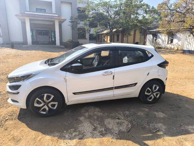 https://images10.gaadi.com/usedgaadi-sellcar/UsedCar/b3658738-70a3-48a3-a760-af35e1dc7f34/aaf6b55b-d972-481e-bc2e-ad3bed37435f.jpg?imwidth=6400