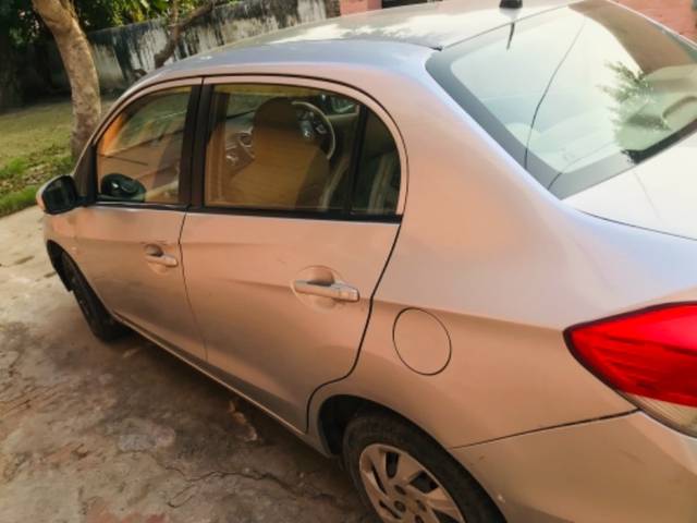 https://images10.gaadi.com/usedgaadi-sellcar/UsedCar/b3afd7bb-8807-4ac6-b2a5-ed886684f897/88e8c83c-4f24-4ca8-b935-27ef35646a78.jpeg?imwidth=6402
