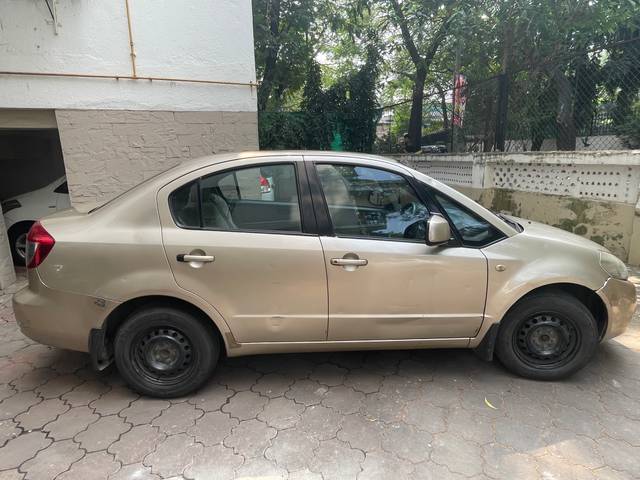 https://images10.gaadi.com/usedgaadi-sellcar/UsedCar/b3bd1c37-8eac-4746-bd7f-71e8ff7fd0f3/4218818a-4f35-4fec-99e5-64f867d353e6.jpg?imwidth=6401