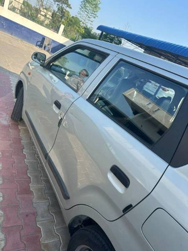 https://images10.gaadi.com/usedgaadi-sellcar/UsedCar/b3c3ccdd-3520-4620-b029-36c044ebf3c5/aa973461-22ba-4736-bbaa-21a153f35763.jpg?imwidth=6402