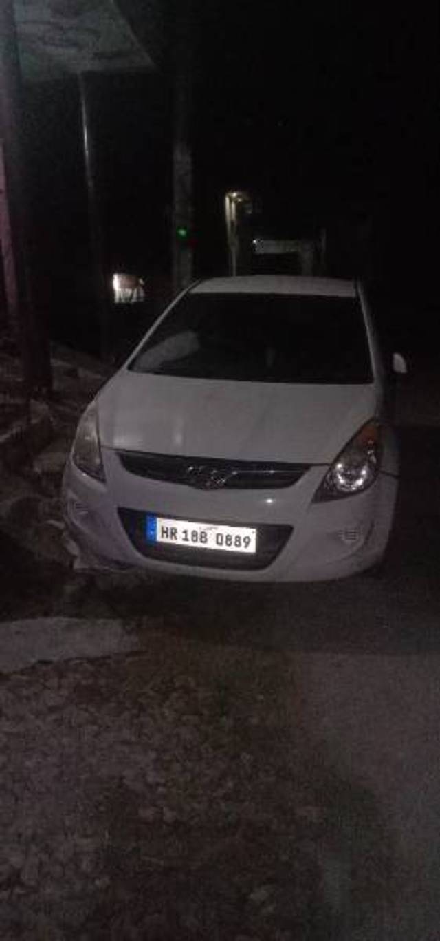 https://images10.gaadi.com/usedgaadi-sellcar/UsedCar/b3d0713a-2338-4b74-b866-df8e728148de/c1bba924-f5e4-4cf7-9ee8-c5e43b53b1b3.jpg?imwidth=6400