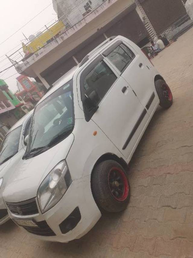 https://images10.gaadi.com/usedgaadi-sellcar/UsedCar/b437d028-5cc9-4ce7-8f32-74440e6e9032/f808b856-6c24-4893-ae16-b90ac0f26eff.jpg?imwidth=6402