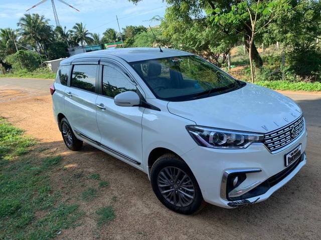 https://images10.gaadi.com/usedgaadi-sellcar/UsedCar/b4398edd-b47c-415f-93f9-4bdf70650a08/c5d97b7e-a399-416f-bec2-78f15b72c86c.jpg?imwidth=6400