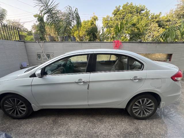 https://images10.gaadi.com/usedgaadi-sellcar/UsedCar/b43a2a6c-fa88-44e4-aff7-65d70cf88f5a/ff1eda25-15c0-49ff-8d72-7d773335f8cb.jpg?imwidth=6402