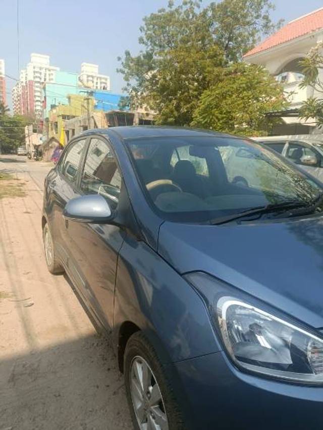 https://images10.gaadi.com/usedgaadi-sellcar/UsedCar/b43dad37-2ccf-4d3c-a449-13d60d968b5c/17d832e5-3cfa-490e-9ef1-95c30e73c9c2.jpg?imwidth=6400