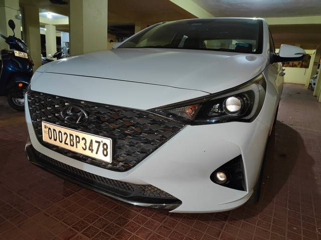https://images10.gaadi.com/usedgaadi-sellcar/UsedCar/b44d0f00-0f3a-4a26-b107-7eca325774d5/7ee9d28e-8057-450d-9b2f-ccf683a3ed76.jpg?imwidth=6401