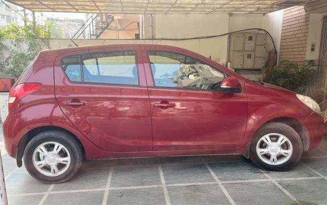 https://images10.gaadi.com/usedgaadi-sellcar/UsedCar/b44d5a92-c8b5-4b21-ac50-86659e86f698/6da9d681-444a-48ff-b2f2-a4469e698a7f.jpg?imwidth=6401